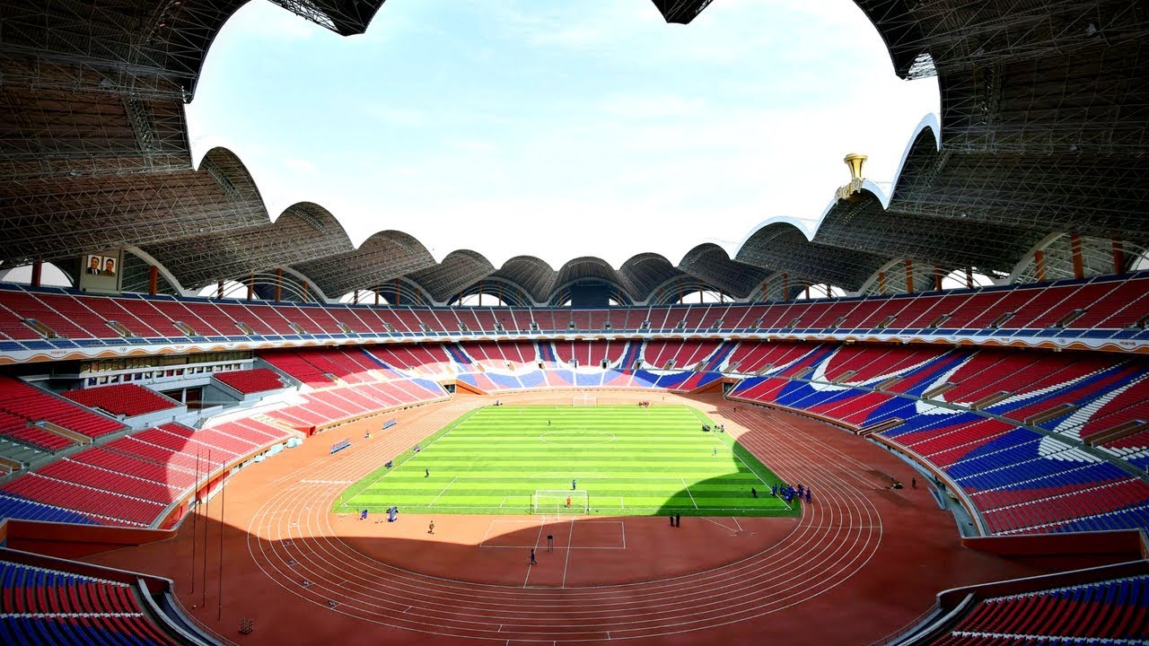 Rungrado 1/5 là sân vận động bóng đá lớn nhất thế giới với sức chứa 114.000 người